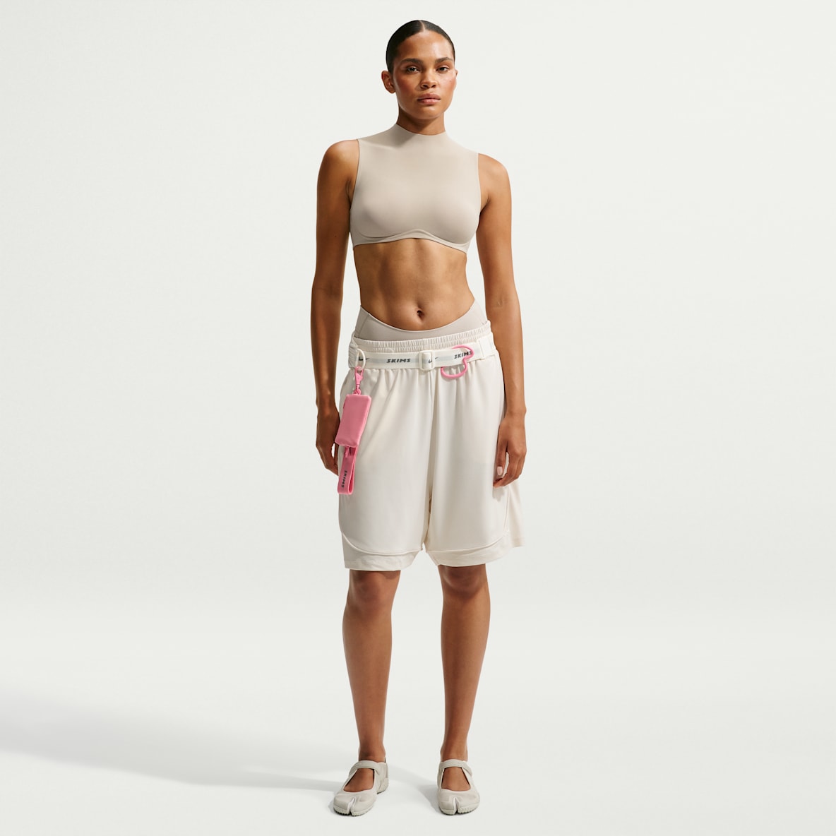 NikeSKIMS Airy 女子速干宽松短裤