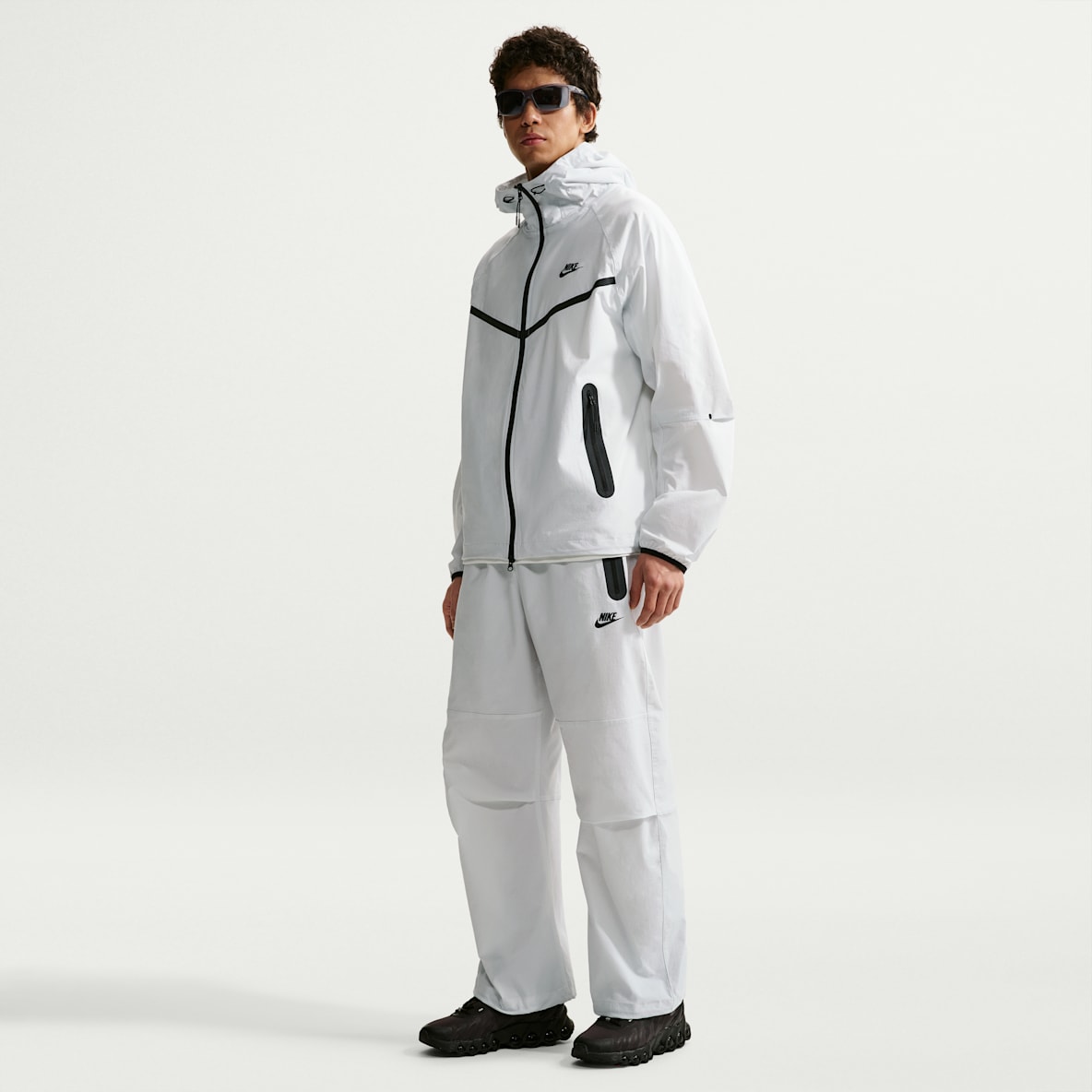 Nike Tech Dri-FIT 男子速干梭织长裤