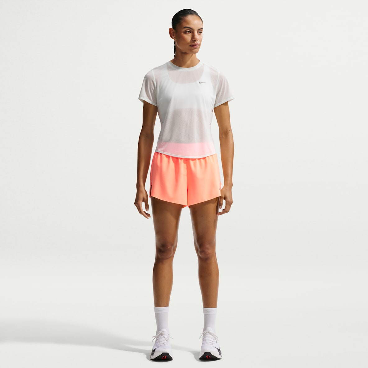 Nike Swift Breathe Dri-FIT 女子速干中腰跑步短裤(含衬裤)