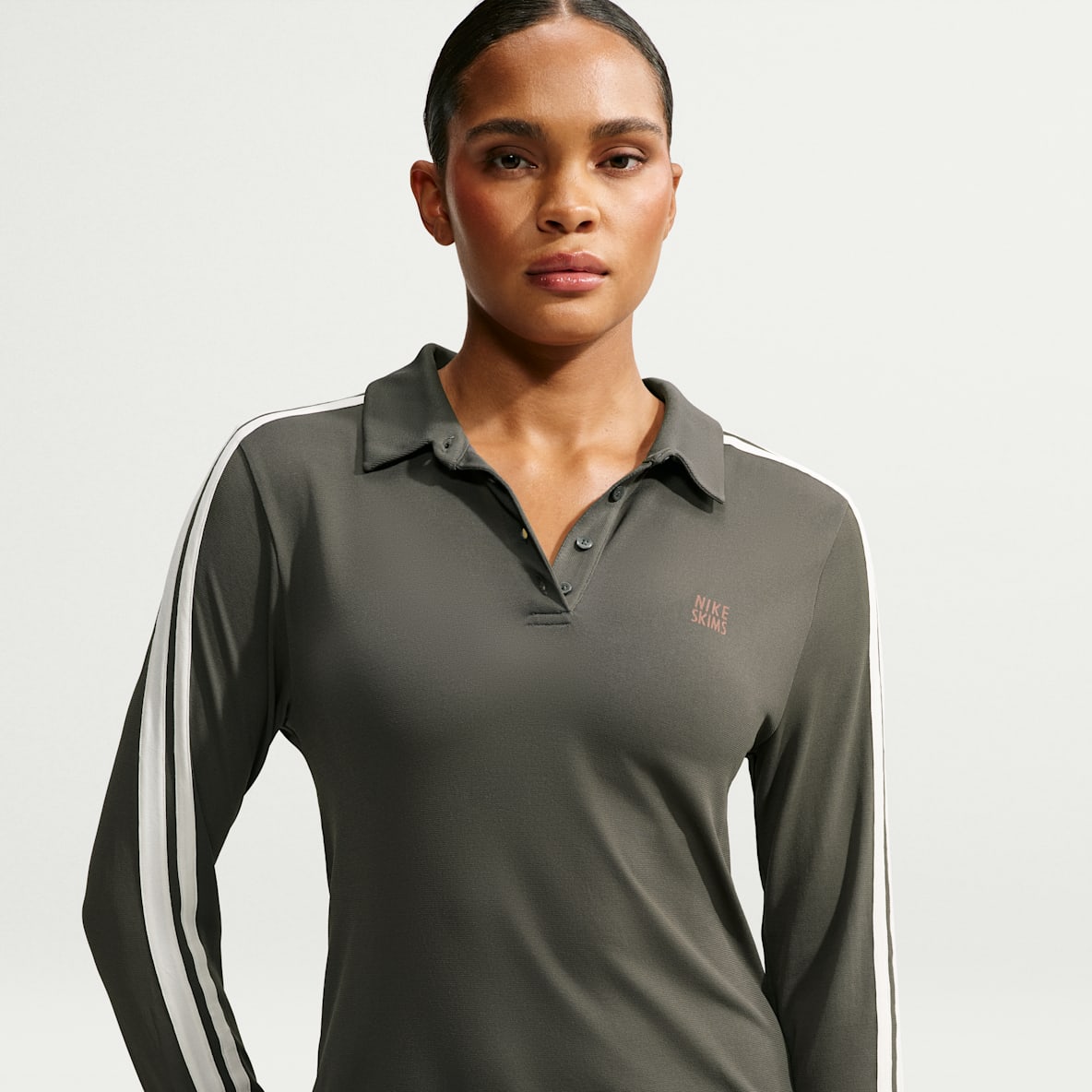 NikeSKIMS Stretch Knit 2.0 女子速干长袖翻领上衣