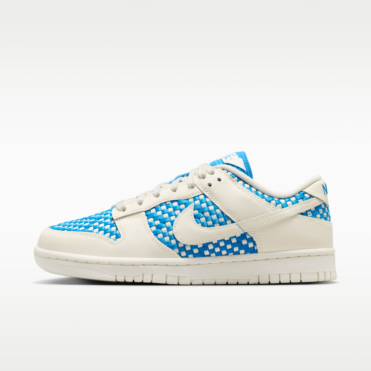 Nike Dunk Low 女子运动鞋