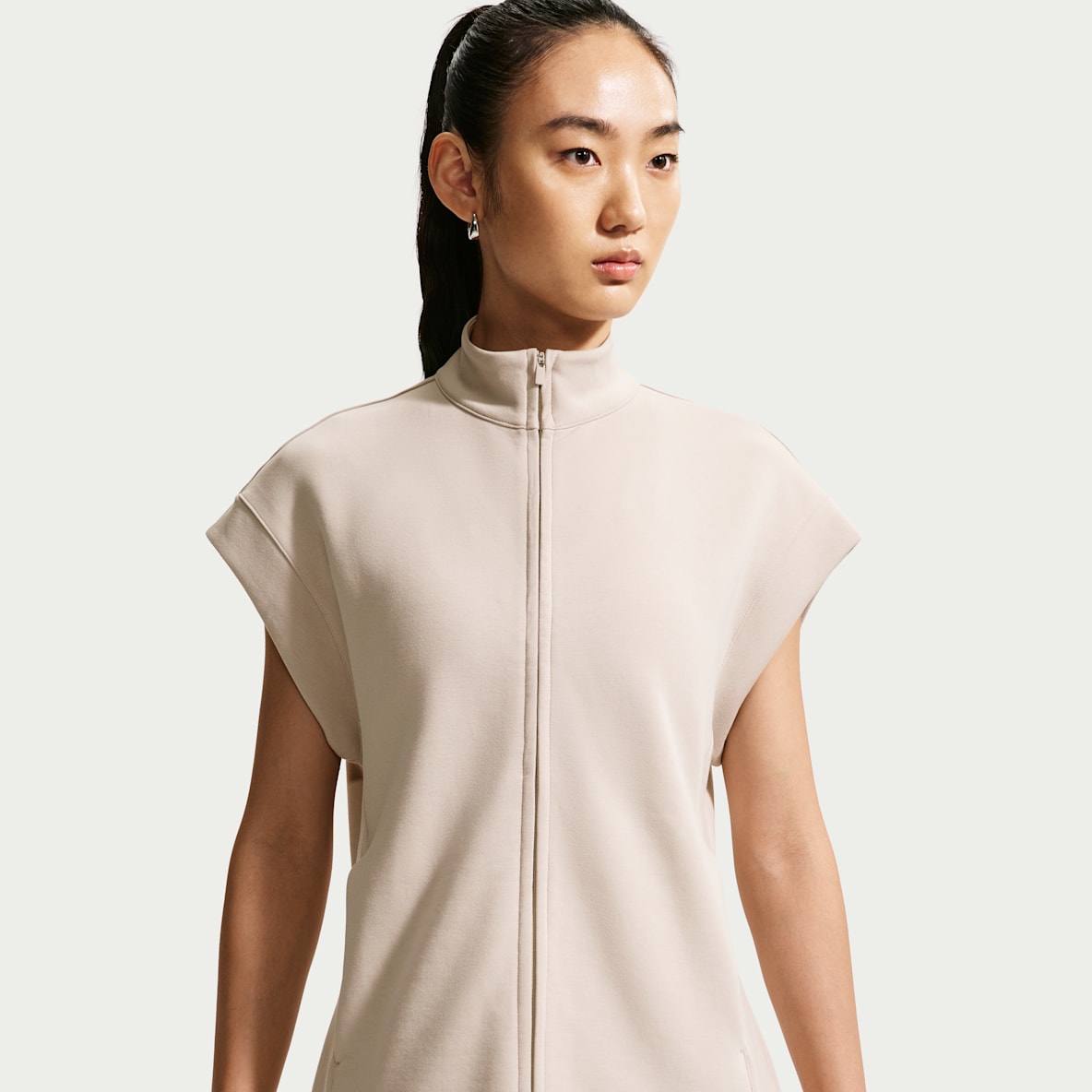 Nike 24.7 ImpossiblySoft Dri-FIT 超感柔软女子速干全长拉链开襟加长上衣