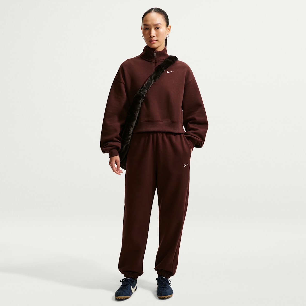 Nike Studio Fleece 耐克廓系卫衣系列女子Oversize 风中克重加绒高腰收口长裤