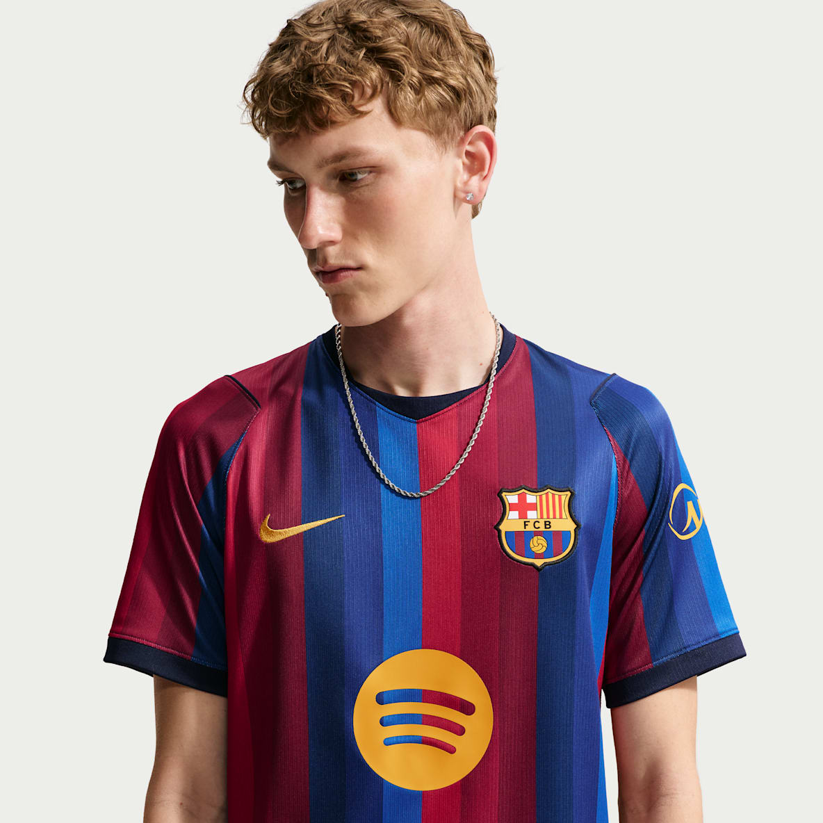 2026/27 赛季巴萨主场球迷版 Nike Dri-FIT 男子速干足球球衣