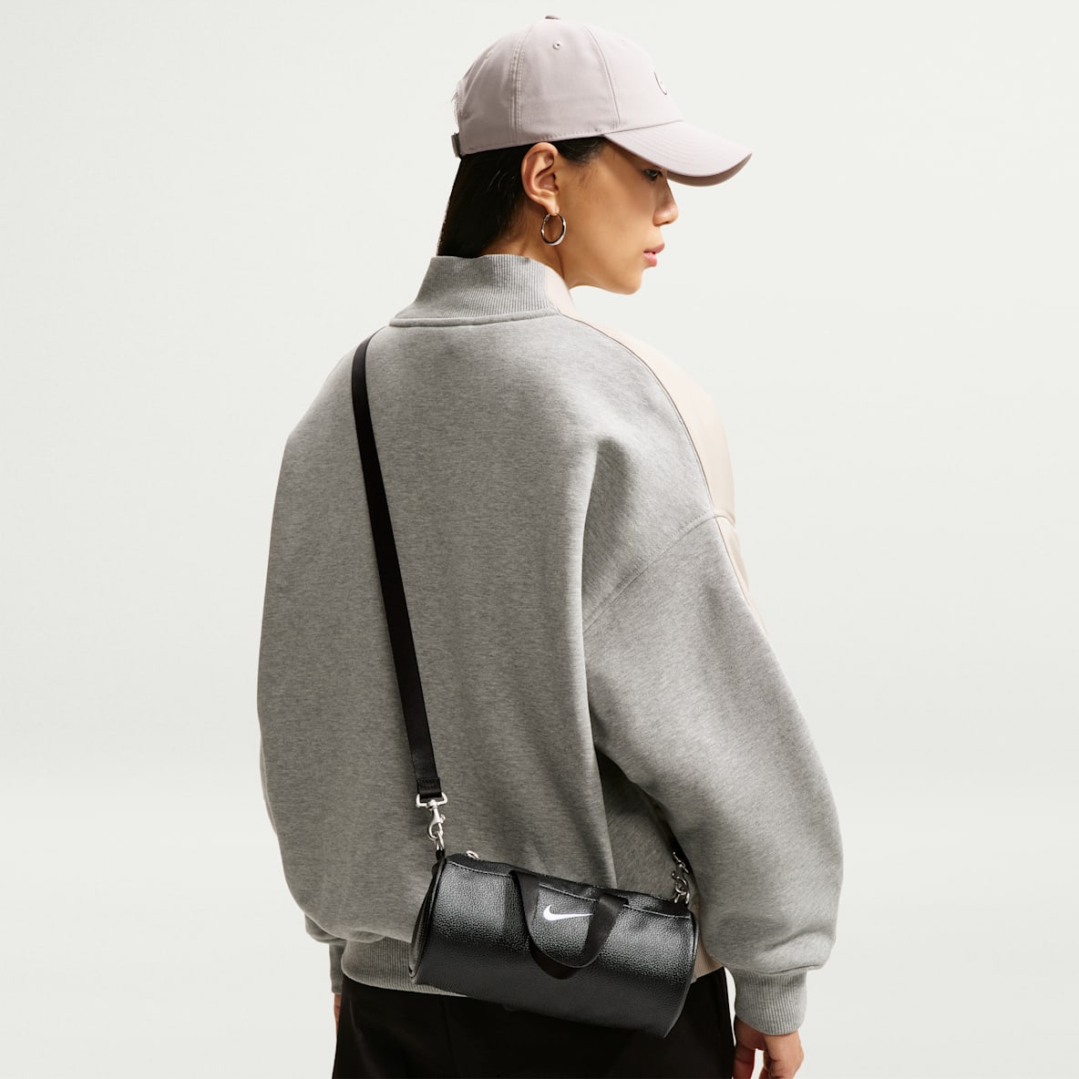 Nike Clash 单肩包