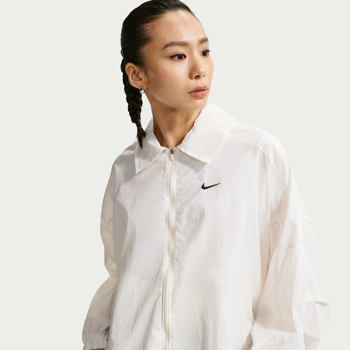 Nike Sportswear 女子 Oversize 风防晒拒水轻盈夹克