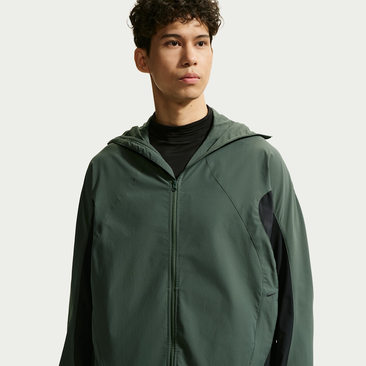 Nike Tech Helios Dri-FIT 男子速干夹克防晒衣