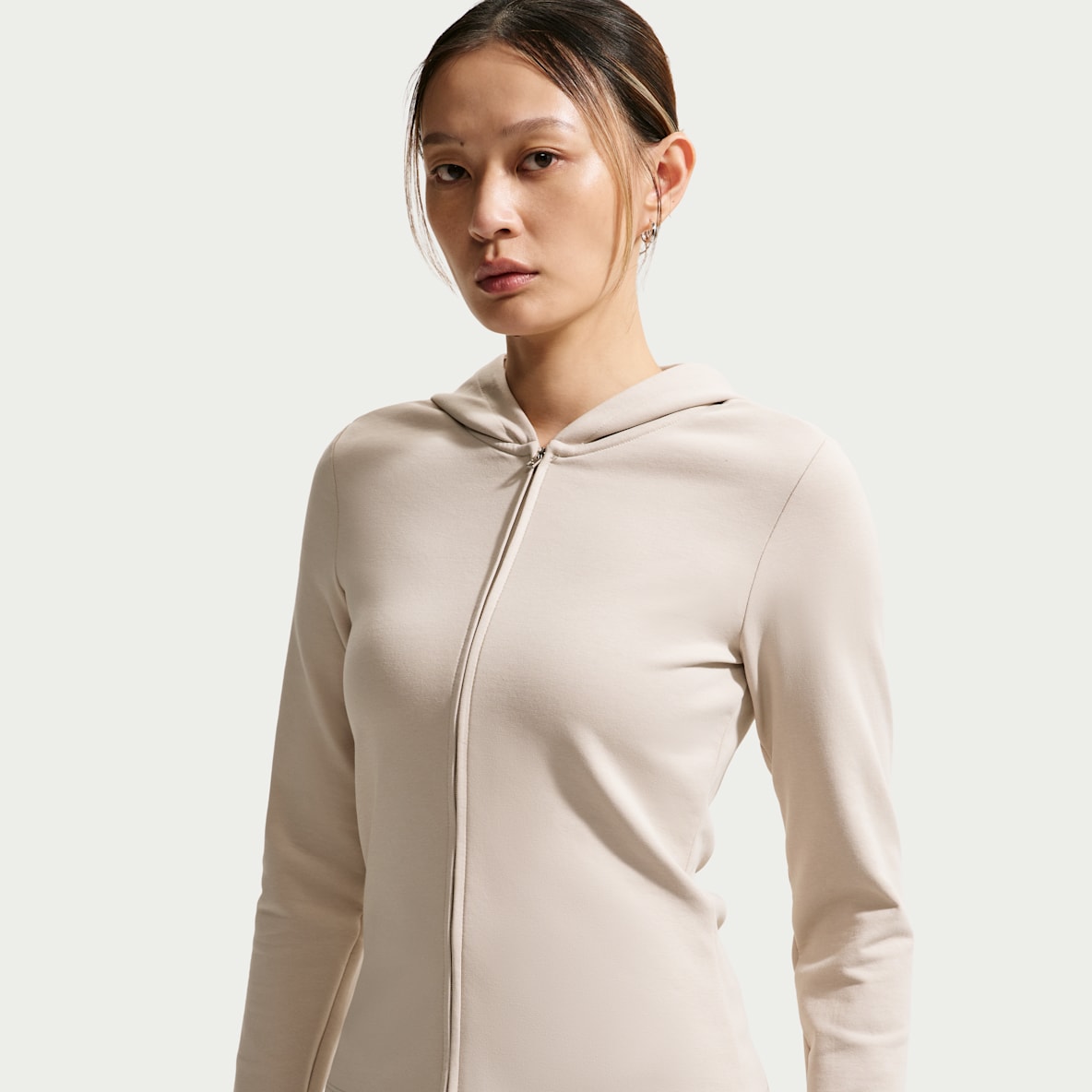 Nike Sportswear Chill Knit 女子修身长袖全长拉链开襟上衣