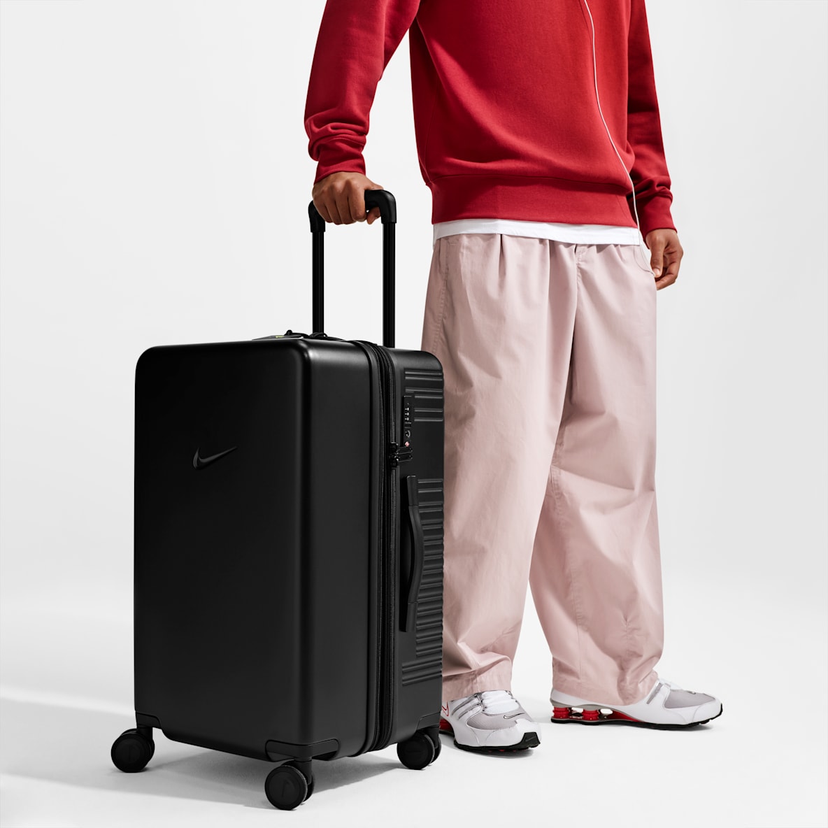 Nike Medium Checked Luggage 24 英寸硬壳行李箱