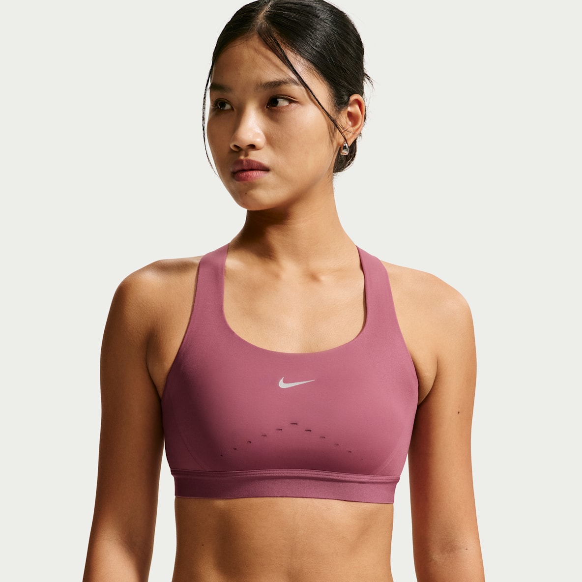 Nike Swift 女子速干高强度支撑轻衬运动内衣