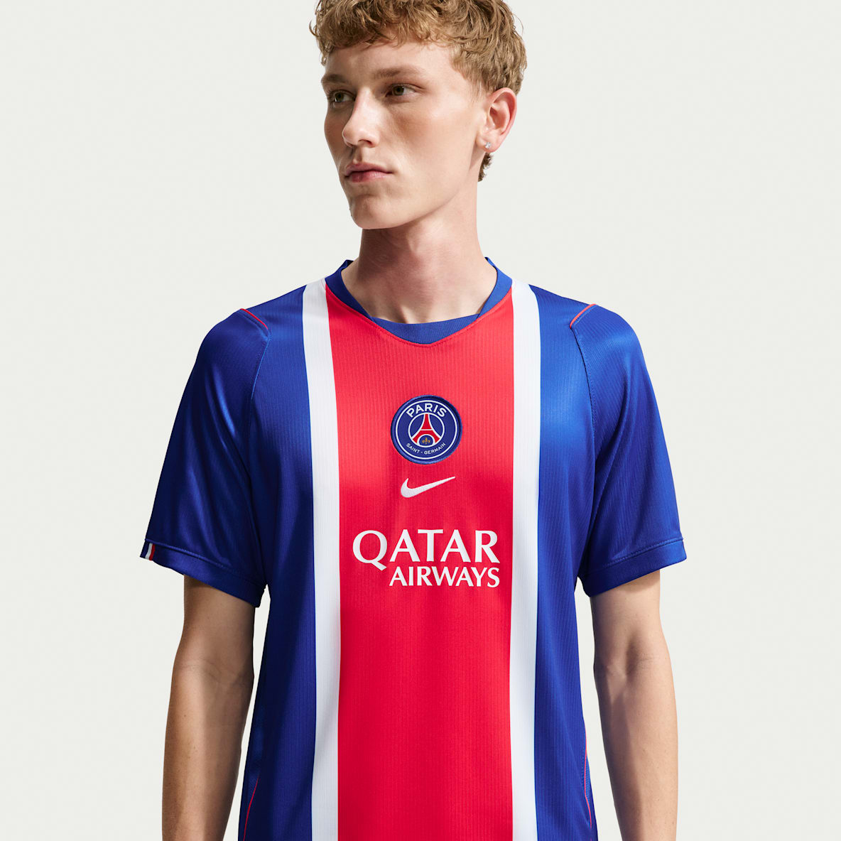 2026/27 赛季巴黎圣日耳曼主场球迷版 Nike Dri-FIT 男子速干短袖足球球衣