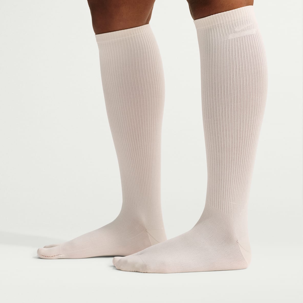 NikeSKIMS Rift 女子分趾式高筒运动袜(1 双)