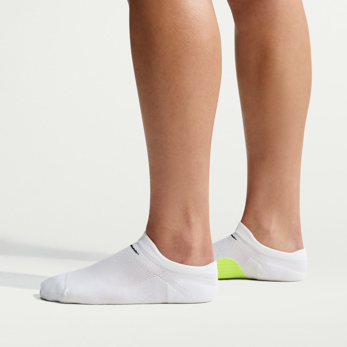 Nike Run Midweight 速干跑步船袜(1 双)