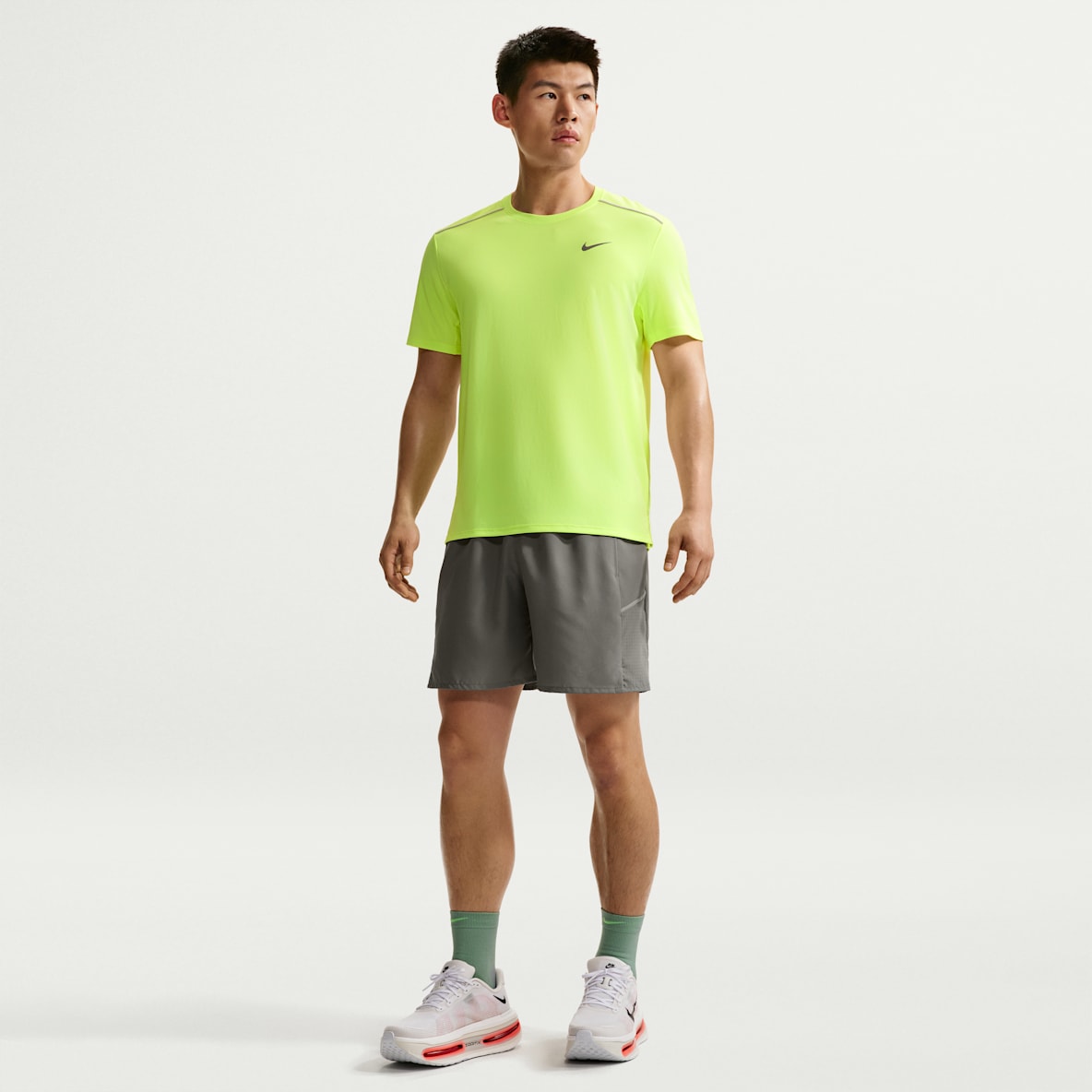 Nike Miler Nike Miler Dri-FIT 男子速干跑步短裤(无衬裤)