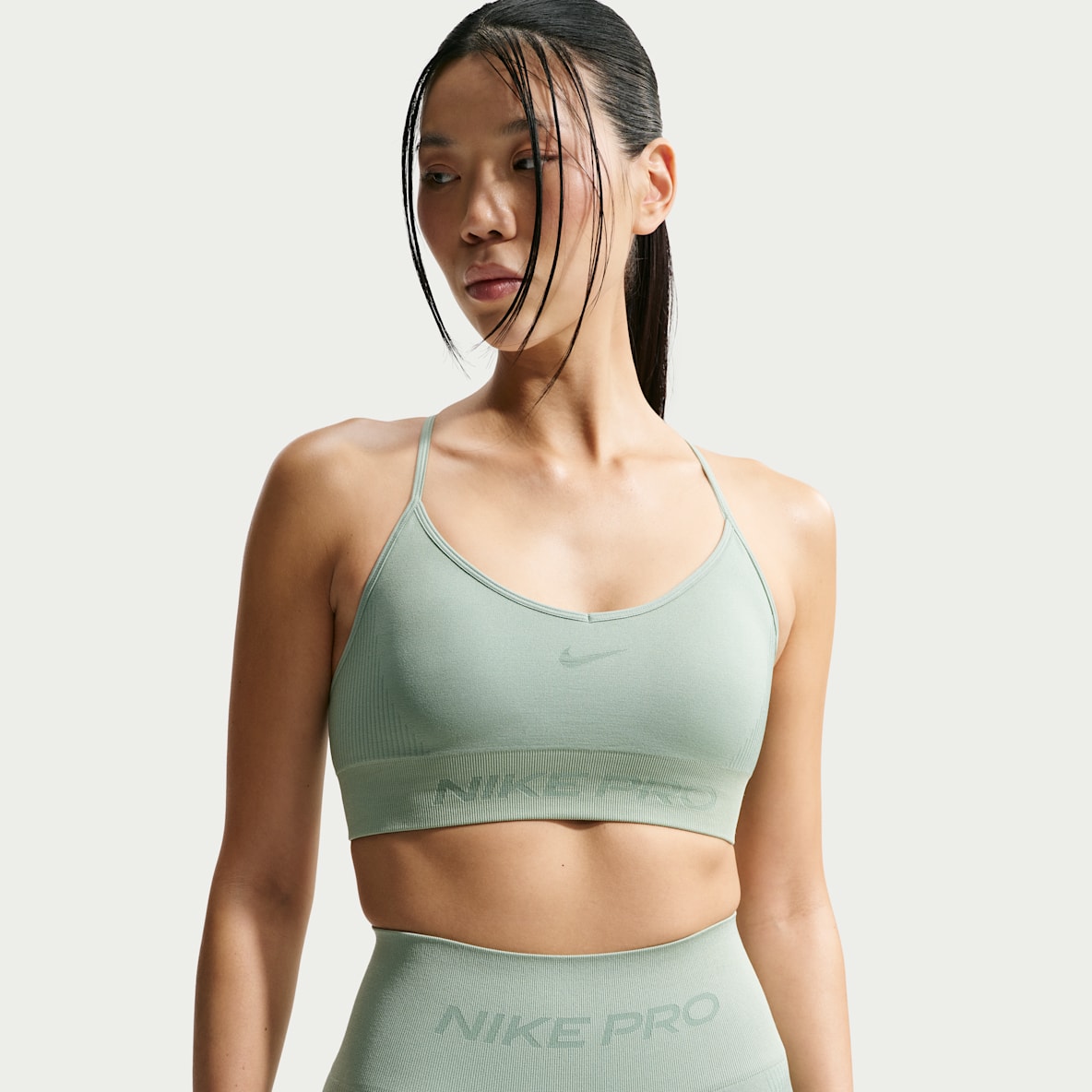 Nike Pro 女子速干低强度支撑衬垫训练内衣