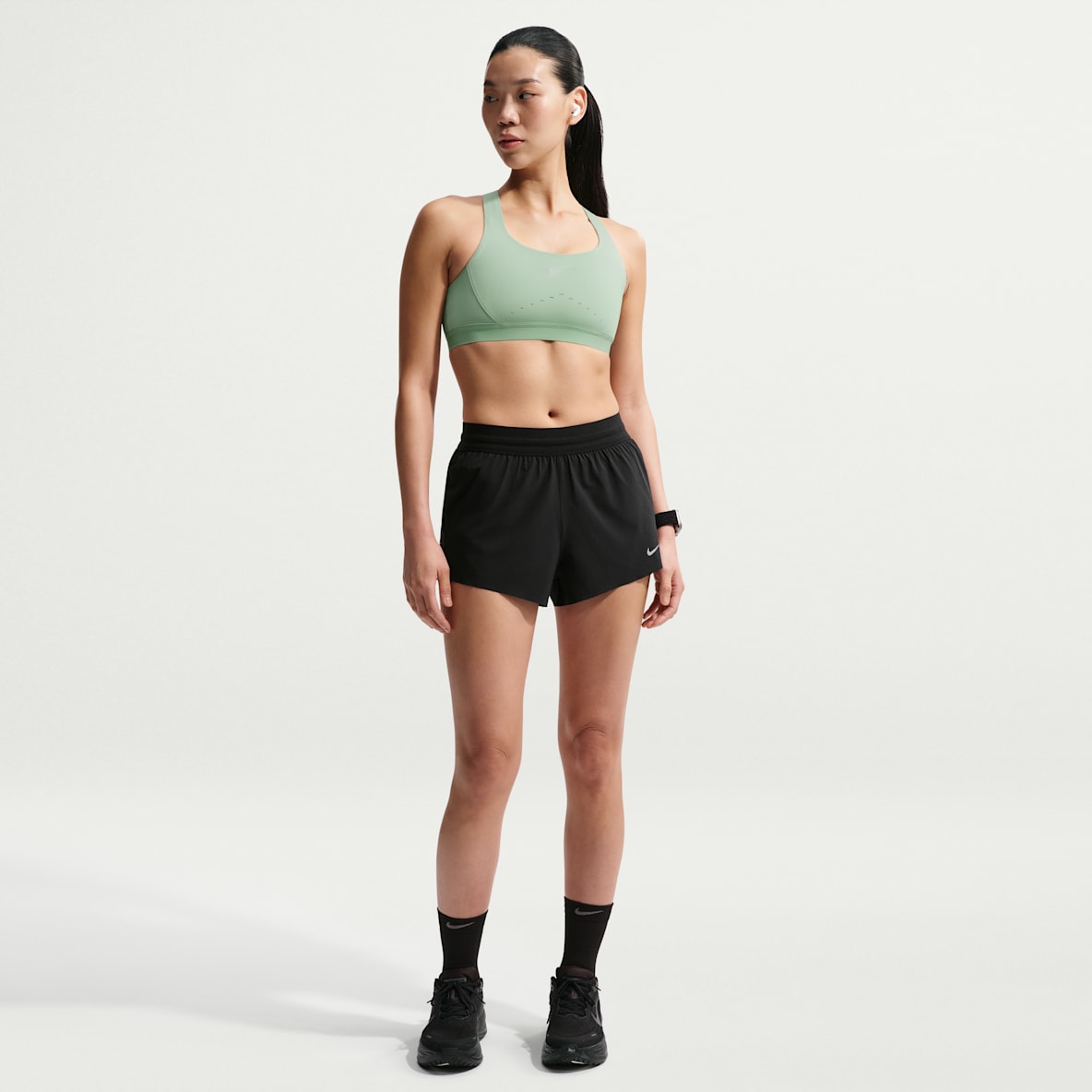 Nike Swift Breathe Dri-FIT 女子速干跑步短裤（含衬裤）
