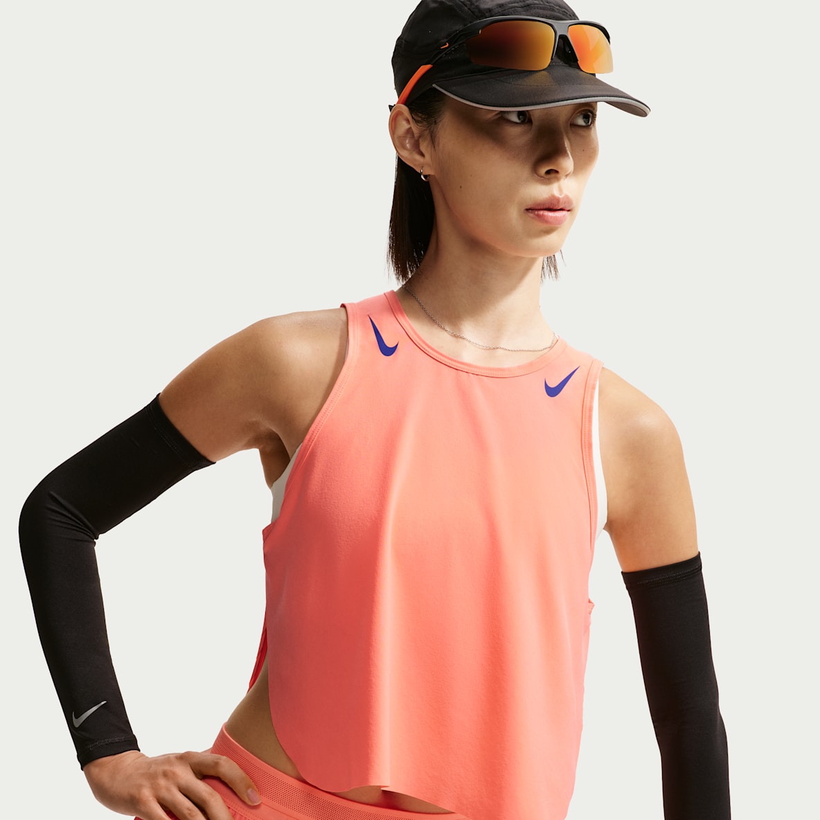 Nike AeroSwift Dri-FIT ADV 耐克女子夜跑系列女子速干短款跑步背心