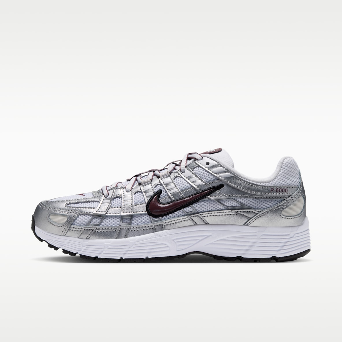 Nike P-6000 女子运动鞋