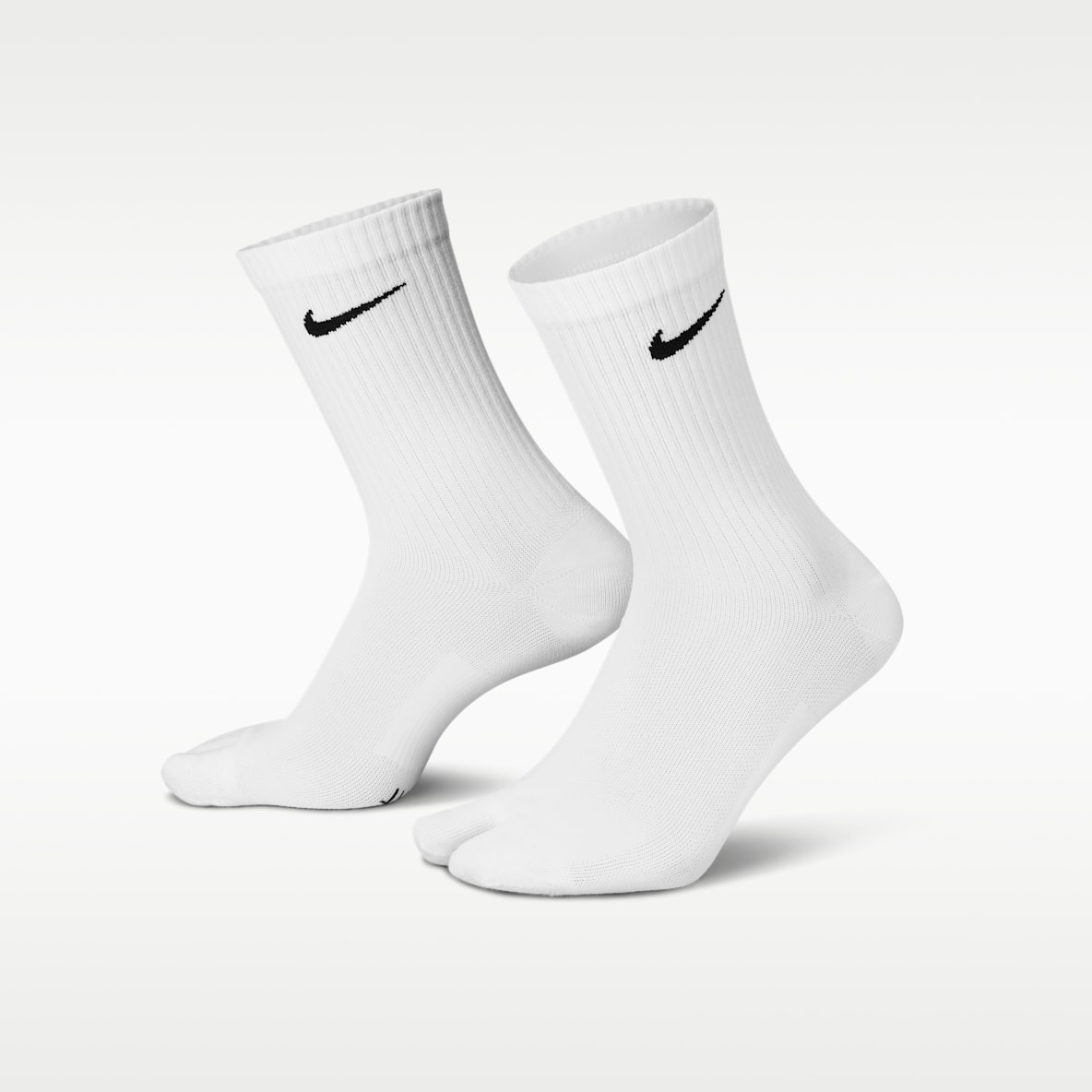 Nike Everyday Plus "Rift" 轻便型速干分趾式中筒运动袜(1 双)