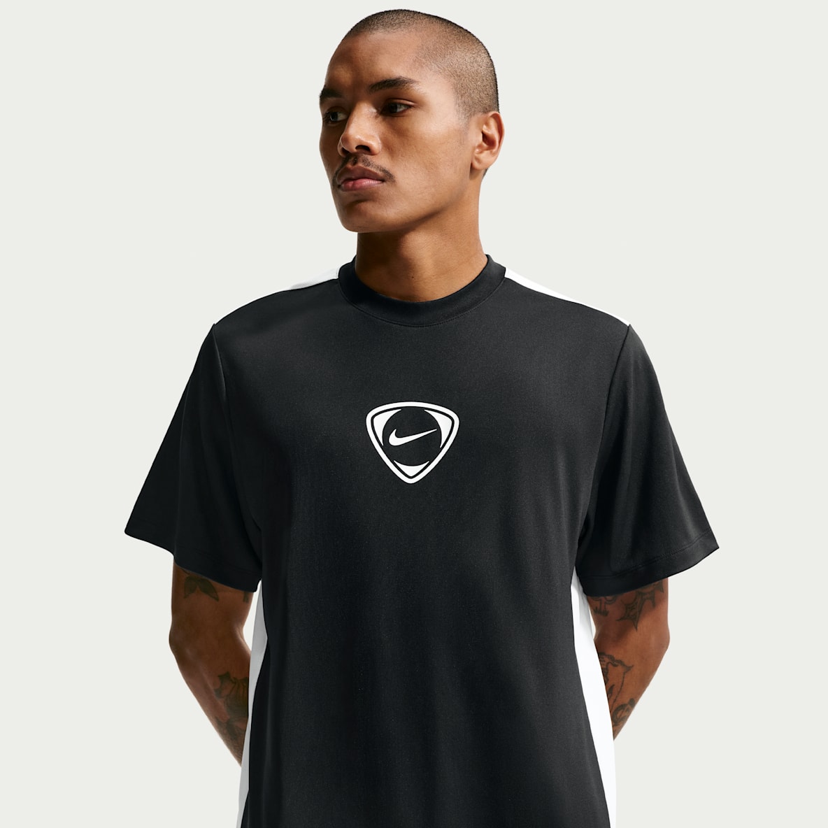 Nike Academy+ Dri-FIT 男子速干短袖足球上衣