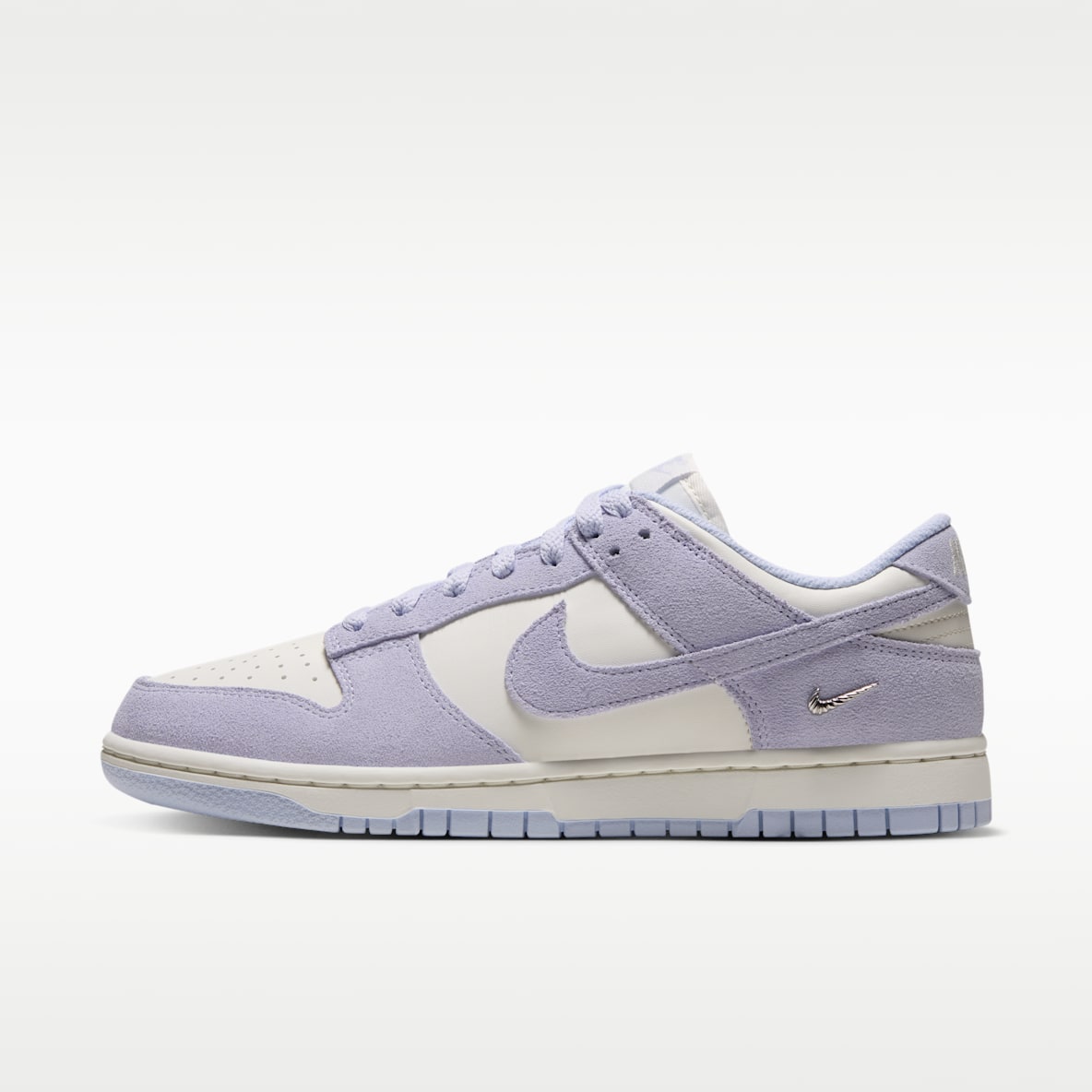 Nike Dunk Low Suede 女子运动鞋