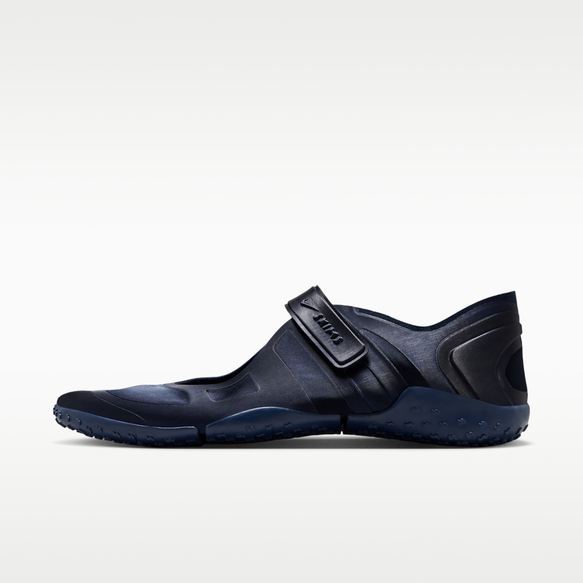 NikeSKIMS Rift Satin 女子运动鞋