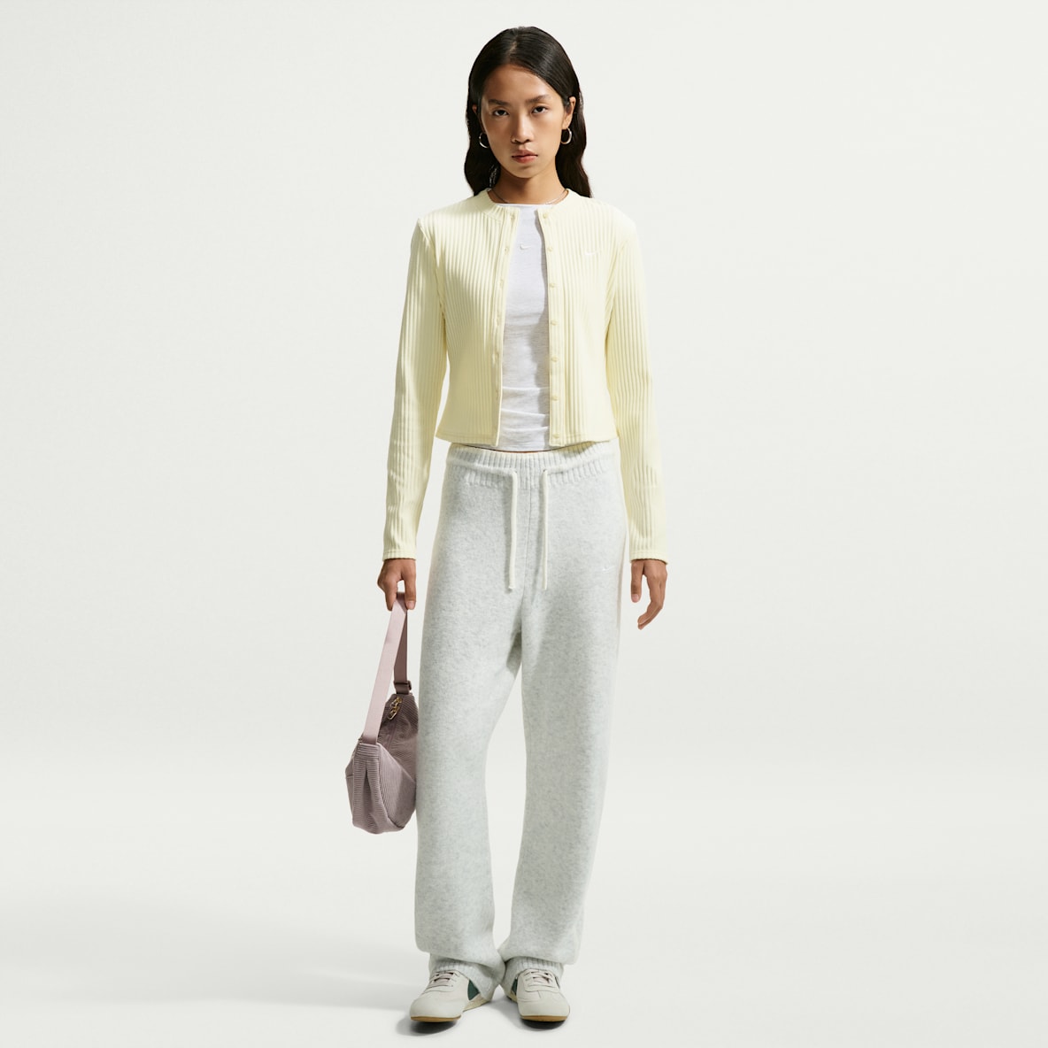 Nike Sportswear Chill Knit 女子中腰长裤