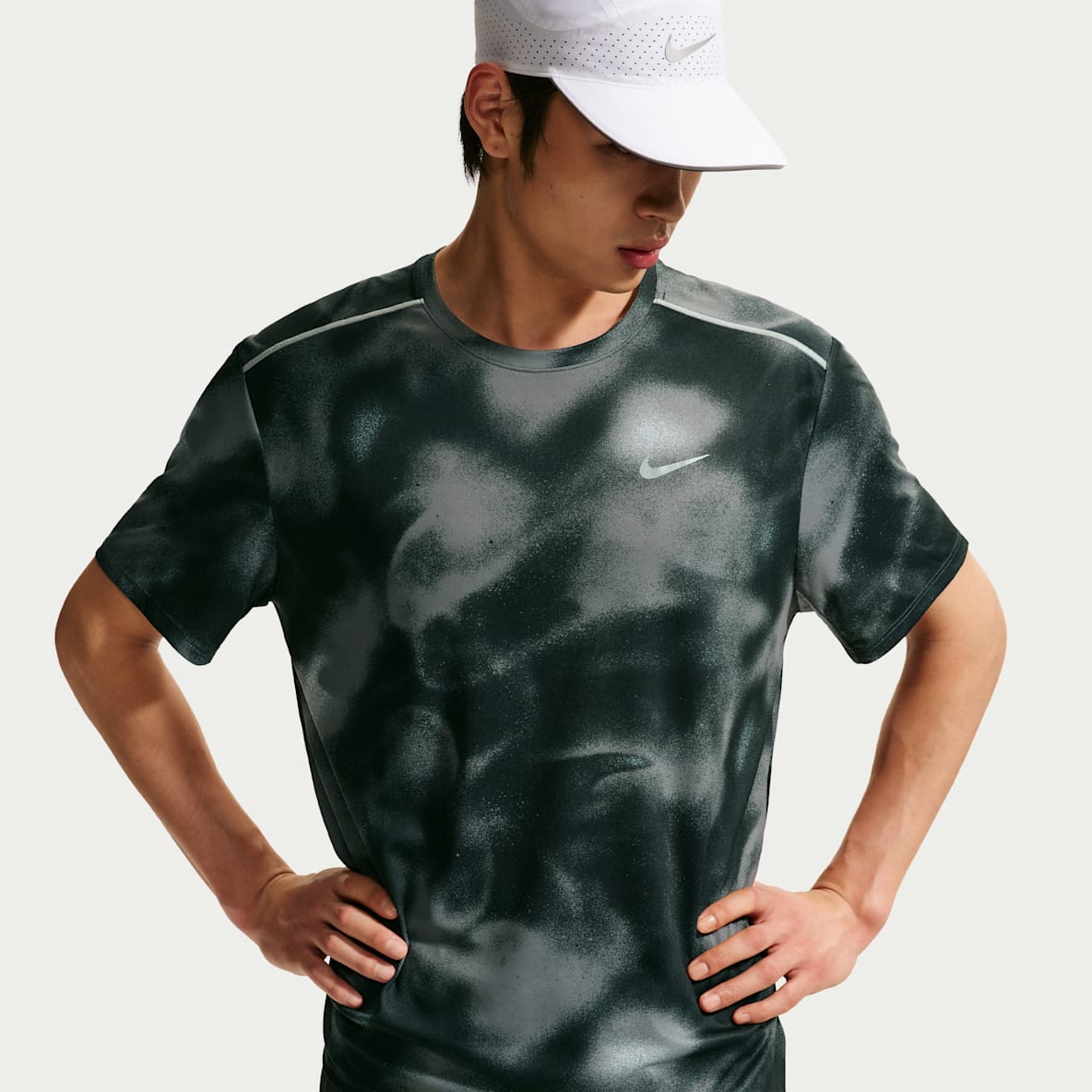 Nike Miler Dri-FIT 男子防晒速干短袖跑步上衣