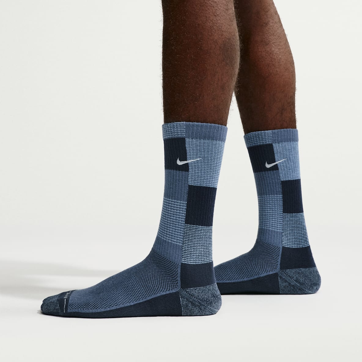 Nike Everyday Elevated 速干中筒运动袜（1 双）
