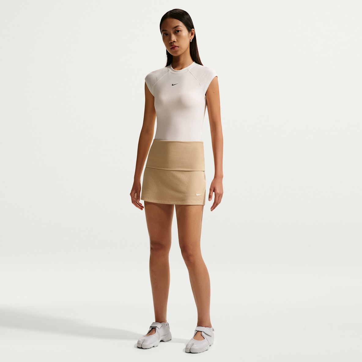 Nike Sportswear Chill Knit 女子中腰紧身罗纹裤裙