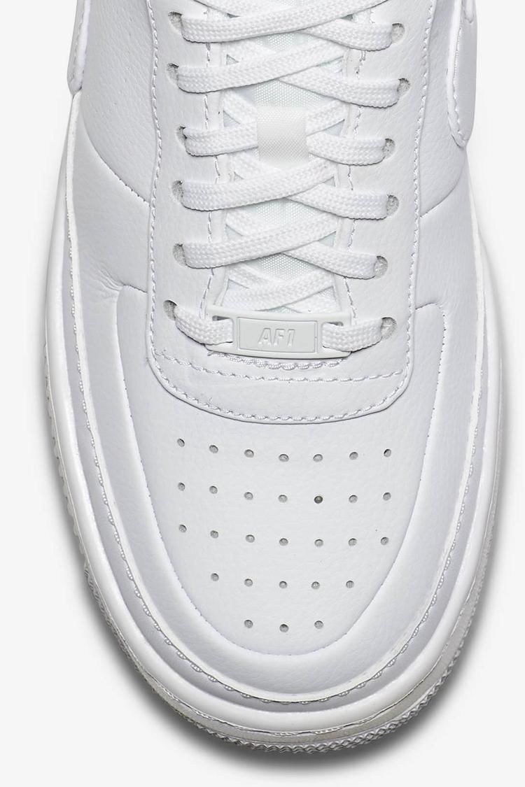 nike jester triple white