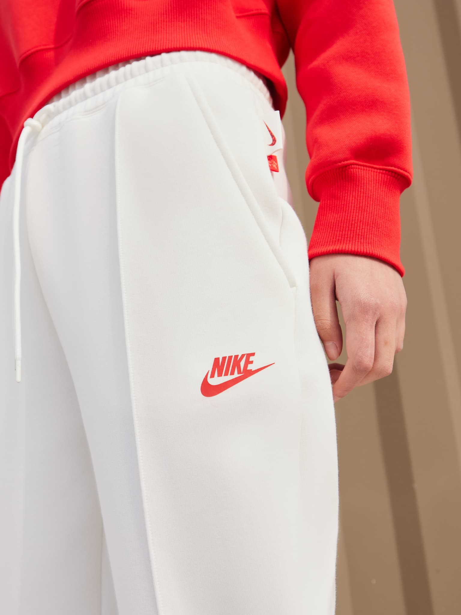 Nike Sportswear Tech Fleece 女子中腰长裤-NIKE 中文官方网站